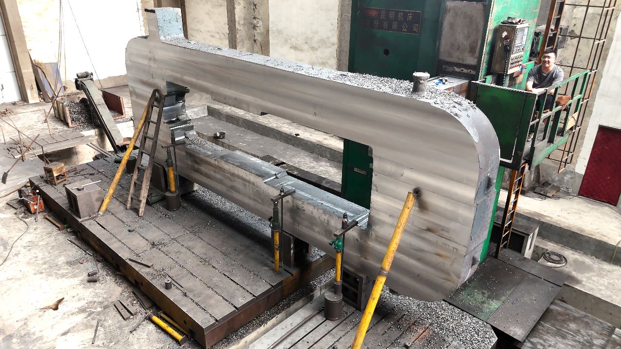 軋機(jī)牌坊出現(xiàn)裂紋該如何處理？大型鑄造廠預(yù)防措施有哪些？