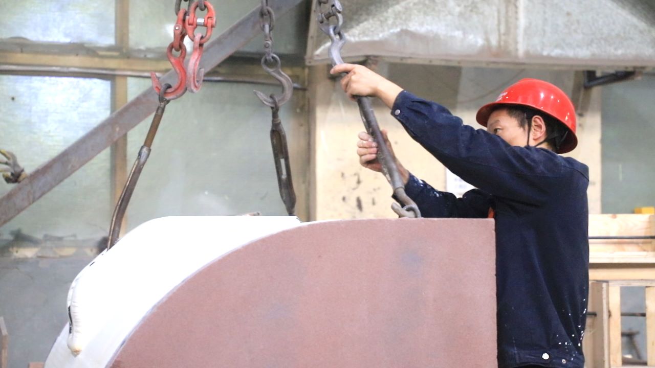 大型鑄鋼件型砂為何需要打磨？