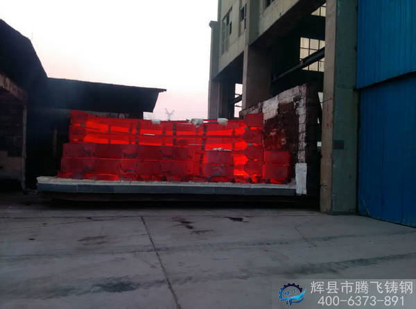 鑄鋼件熱處理現(xiàn)場
